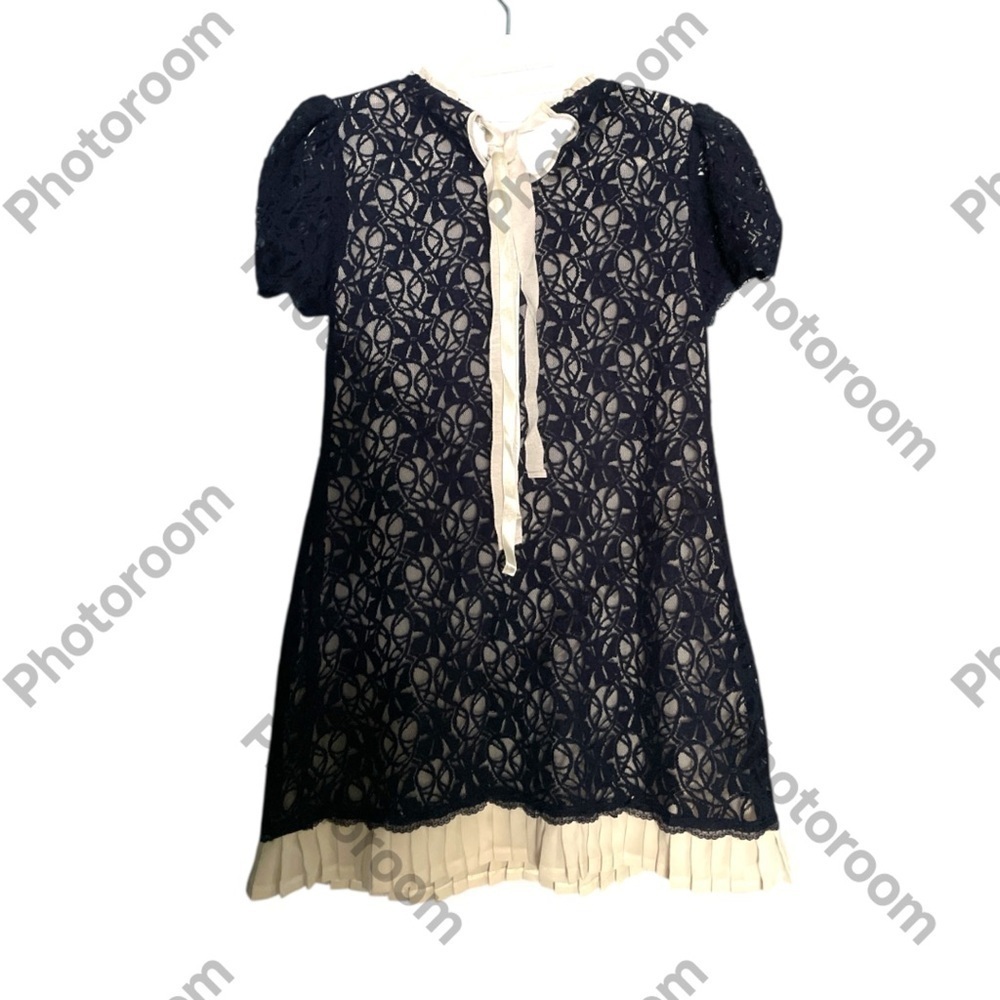 VTG Twelve by Twelve Navy Blue Lace Short-sleeved Mini Dress with Cream Accents. - Picture 3 of 9